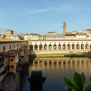 https://ponte-vecchio-3-bedroom-apartment.it-tuscanyhotel.com