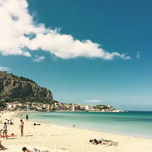 https://beach-house-mondello.sicilyhotelsitaly.net